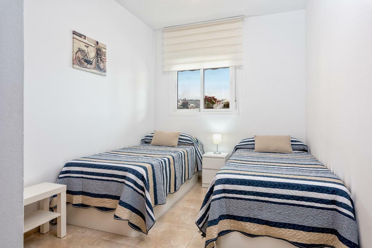 Wintowinrentals Best Location, Beach, Pool & Parking Rincón de la Victoria Екстериор снимка